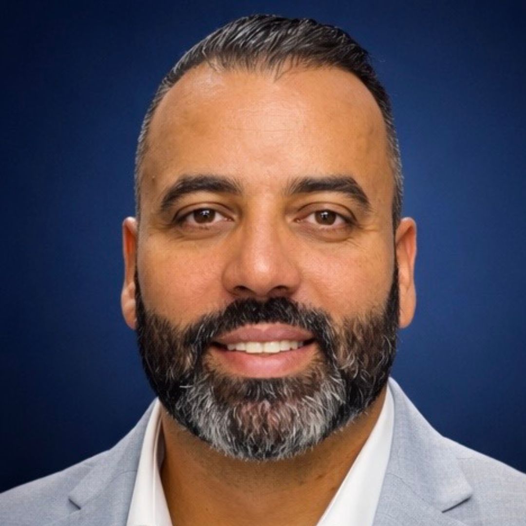 Prof. Leandro Romual